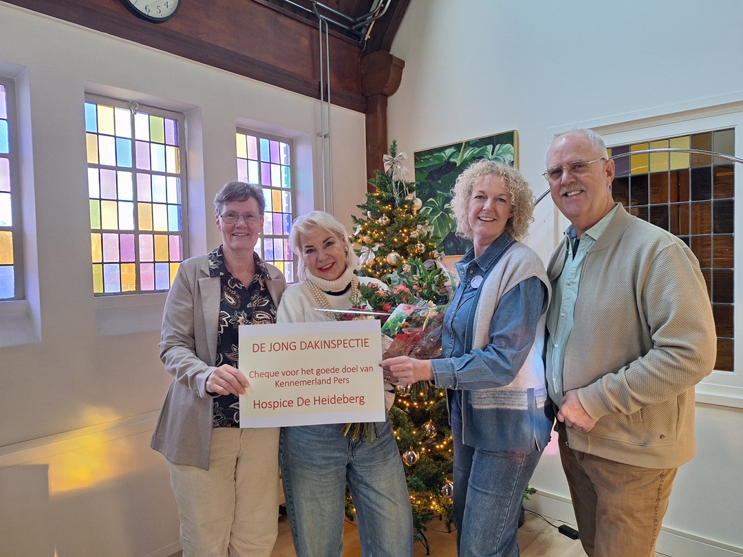 foto overhandiging cheque foto overhandiging cheque